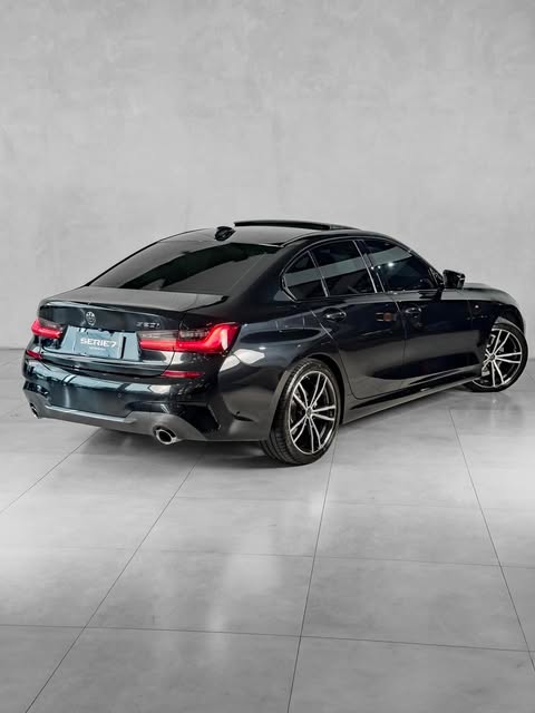 BMW 320I M SPORT - Imagem 12