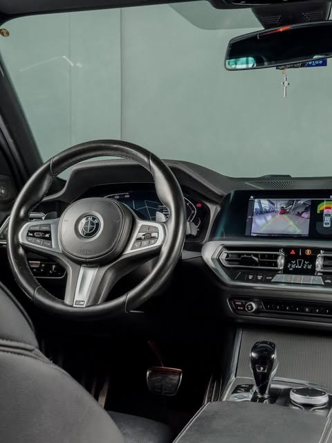 BMW 320I M SPORT - Imagem 8