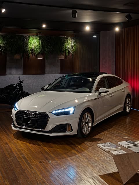 AUDI A5 PRESTIGE PLUS - Imagem 1