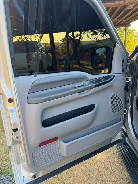 FORD F-250 XLT-L - Imagem 12