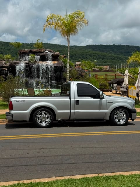 FORD F-250 XLT-L - Imagem 3