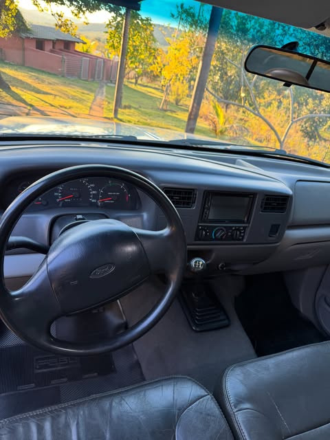 FORD F-250 XLT-L - Imagem 8