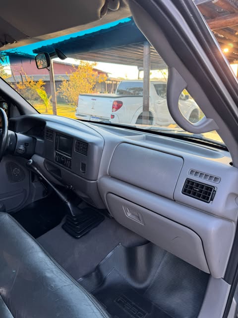 FORD F-250 XLT-L - Imagem 10