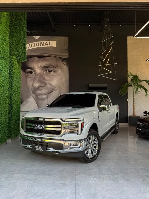 FORD F-150 LARIAT FX4 - Imagem 1