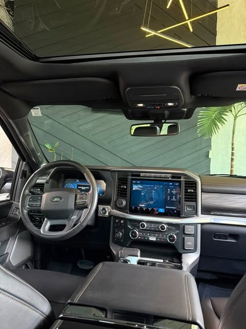 FORD F-150 LARIAT FX4 - Imagem 3