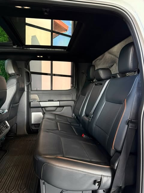 FORD F-150 LARIAT FX4 - Imagem 7