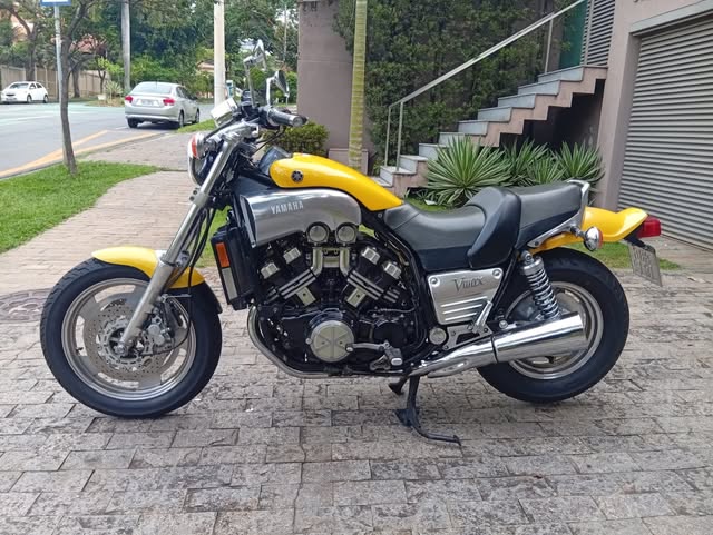 YAMAHA V-MAX - Imagem 2