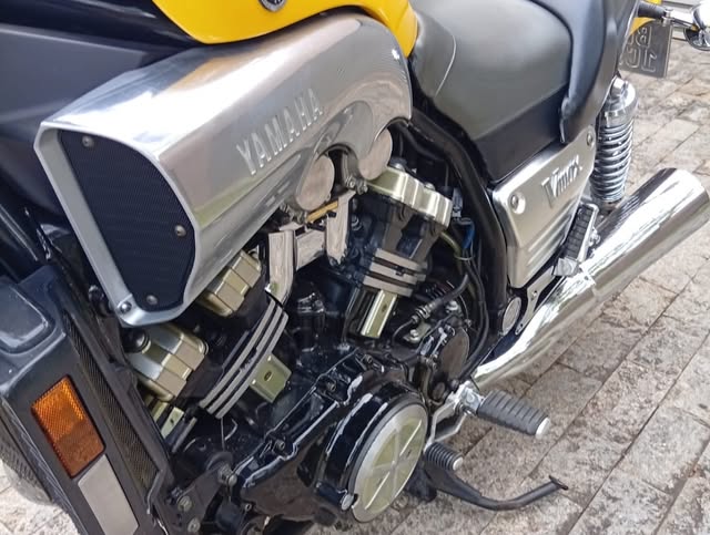 YAMAHA V-MAX - Imagem 13