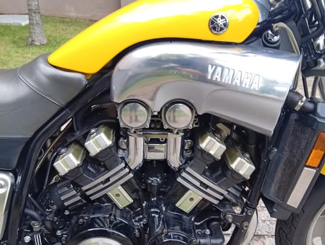 YAMAHA V-MAX - Imagem 5