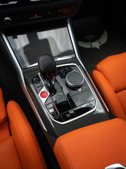 BMW M3 COMPETITION - Imagem 12