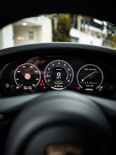 PORSCHE 911 CARRERA GTS - Imagem 17