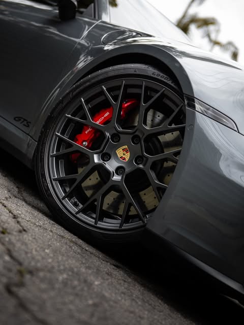 PORSCHE 911 CARRERA GTS - Imagem 3