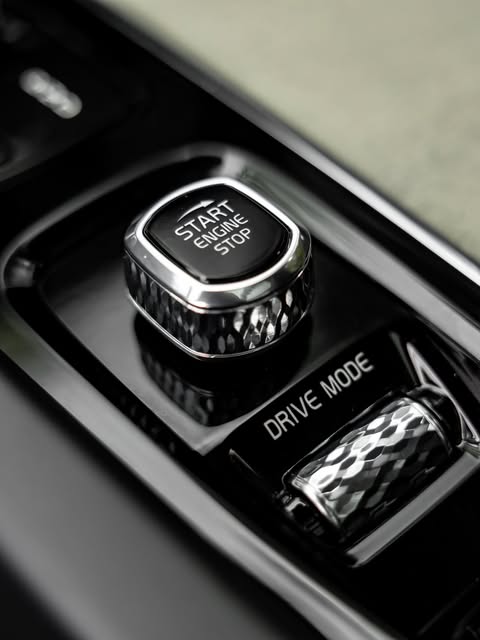 VOLVO XC60 T8 INSCRIPTION - Imagem 13