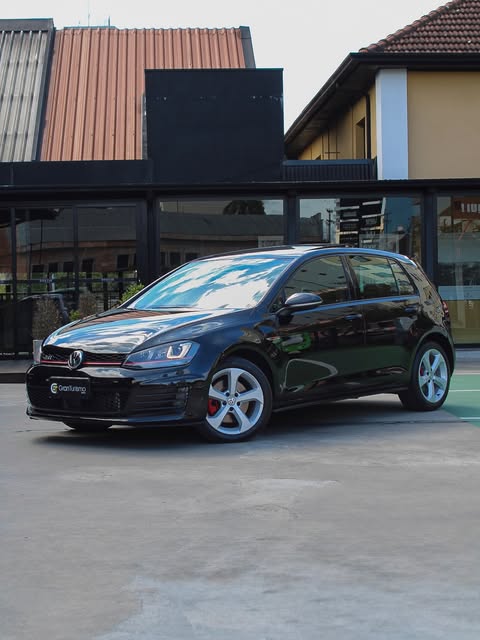 VOLKSWAGEN GOLF GTI - Imagem 1