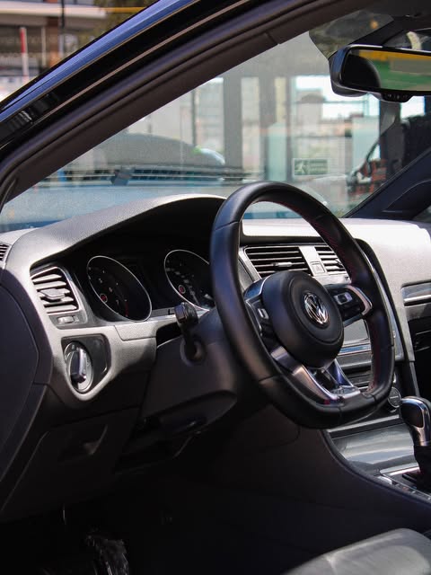 VOLKSWAGEN GOLF GTI - Imagem 10