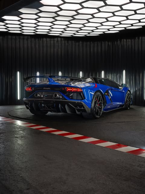LAMBORGHINI AVENTADOR SVJ ROADSTER - Imagem 11