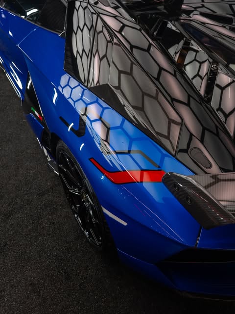 LAMBORGHINI AVENTADOR SVJ ROADSTER - Imagem 15