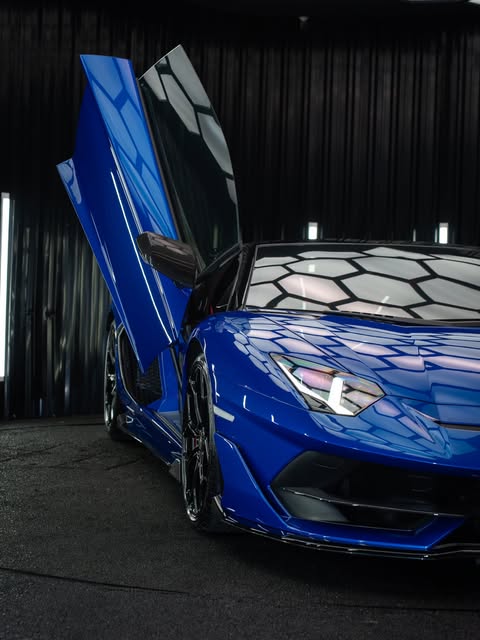 LAMBORGHINI AVENTADOR SVJ ROADSTER - Imagem 5
