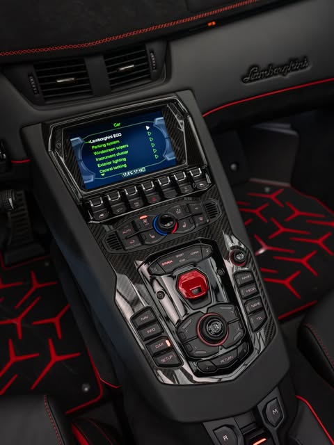 LAMBORGHINI AVENTADOR SVJ ROADSTER - Imagem 10