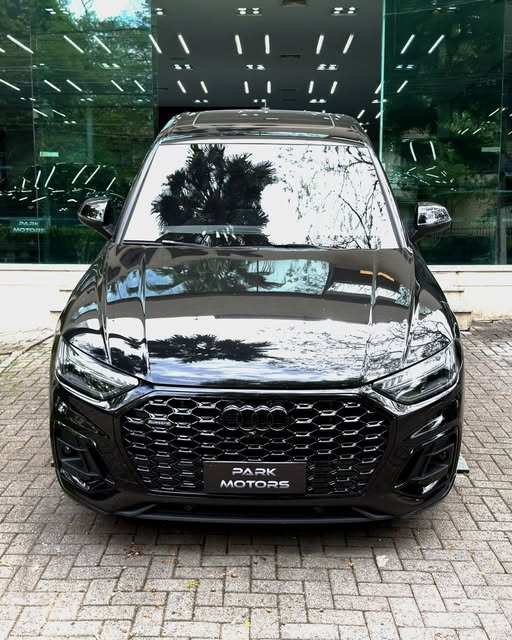 AUDI Q5 SPORTBACK PERFORMANCE BLACK - Imagem 3