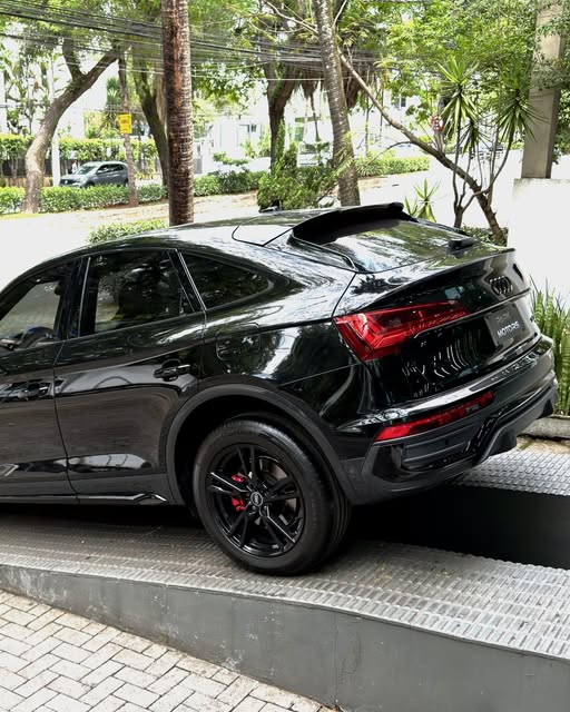 AUDI Q5 SPORTBACK PERFORMANCE BLACK - Imagem 7