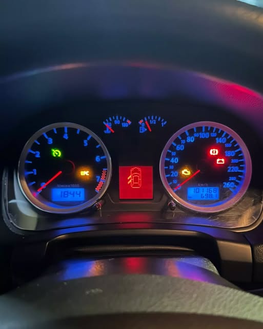 VOLKSWAGEN GOLF SPORTLINE - Imagem 7