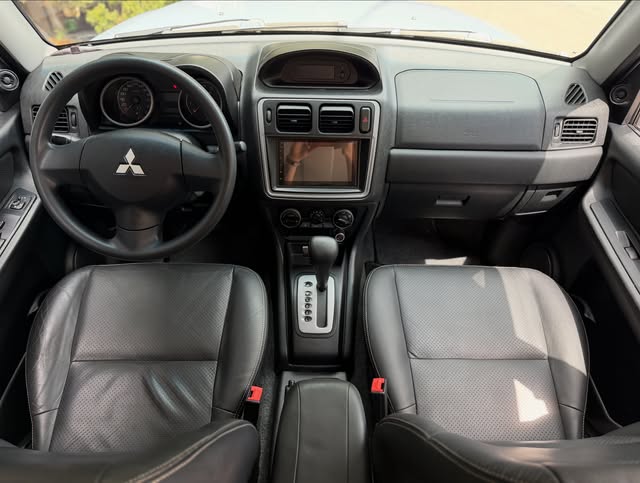 MITSUBISHI PAJERO TR4 - Imagem 12