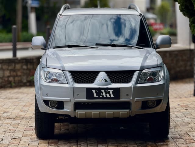 MITSUBISHI PAJERO TR4 - Imagem 4