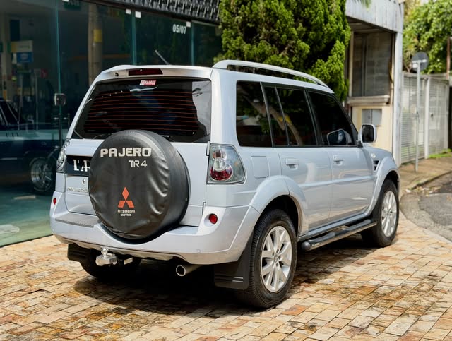MITSUBISHI PAJERO TR4 - Imagem 7