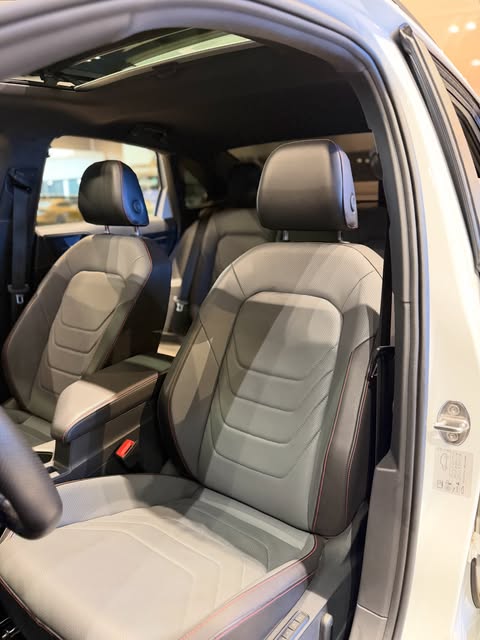 VOLKSWAGEN JETTA GLI - Imagem 11