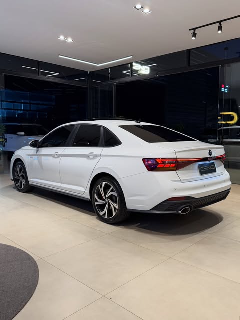 VOLKSWAGEN JETTA GLI - Imagem 3