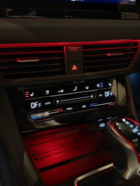 VOLKSWAGEN JETTA GLI - Imagem 9