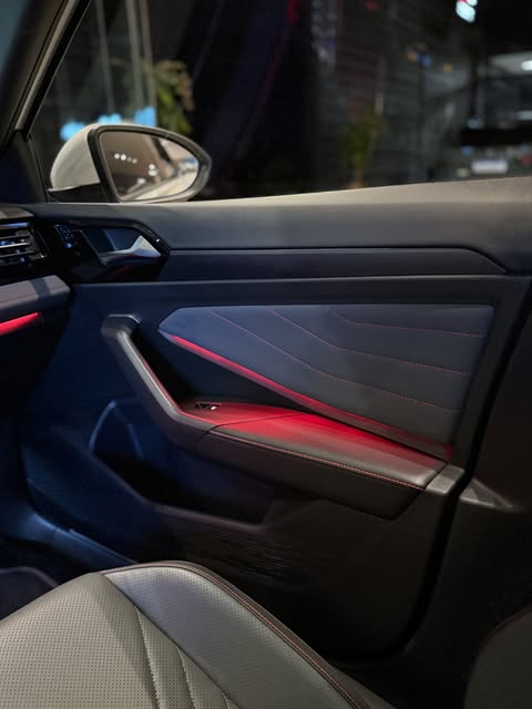 VOLKSWAGEN JETTA GLI - Imagem 10