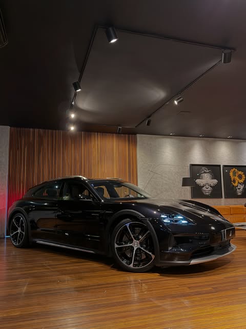 PORSCHE TAYCAN 4 CROSS TURISMO - Imagem 20