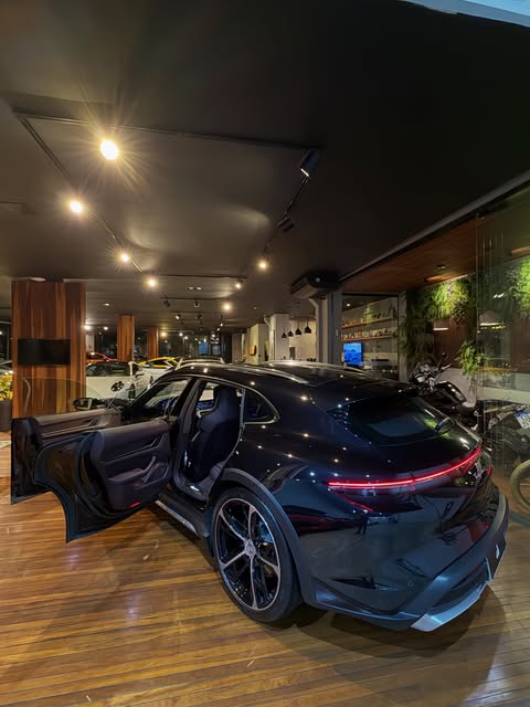 PORSCHE TAYCAN 4 CROSS TURISMO - Imagem 8