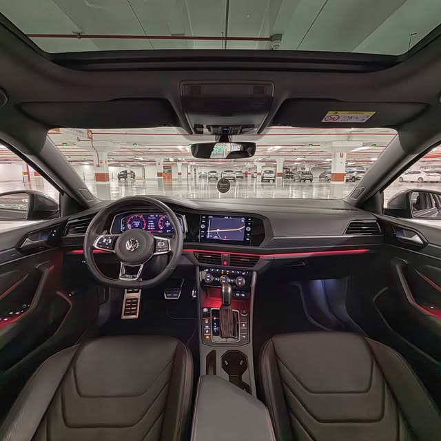 VOLKSWAGEN JETTA GLI - Imagem 7