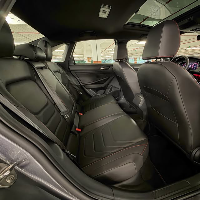 VOLKSWAGEN JETTA GLI - Imagem 10