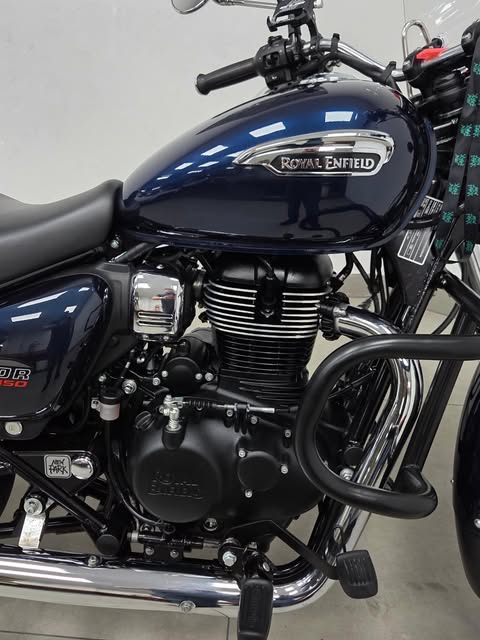 ROYAL ENFIELD METEOR 350 SUPERNOVA - Imagem 12