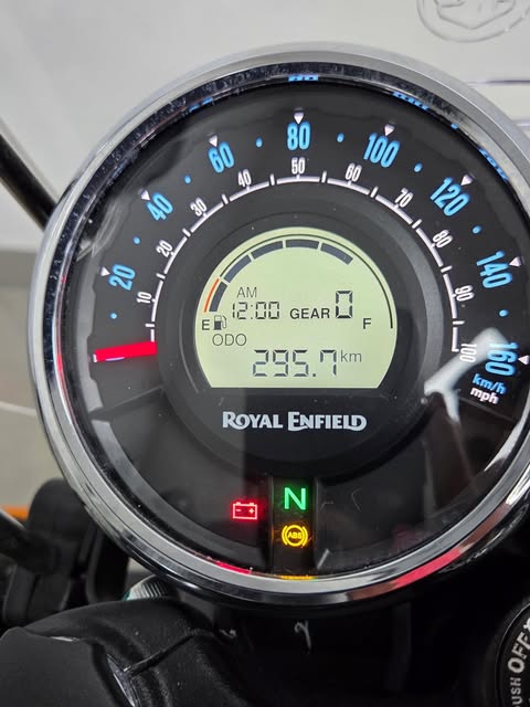 ROYAL ENFIELD METEOR 350 SUPERNOVA - Imagem 14