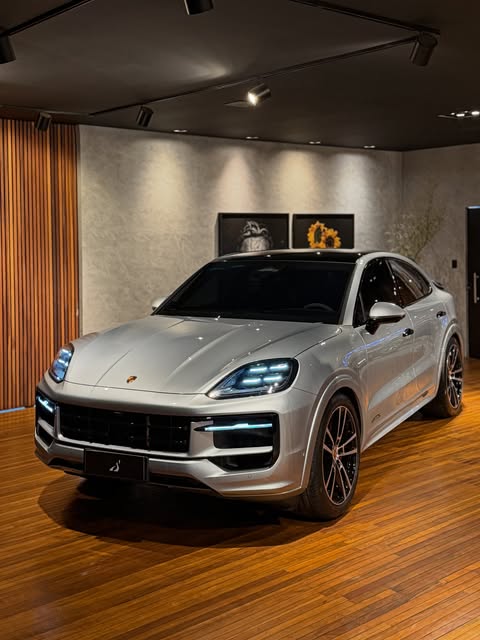 PORSCHE CAYENNE GTS - Imagem 1