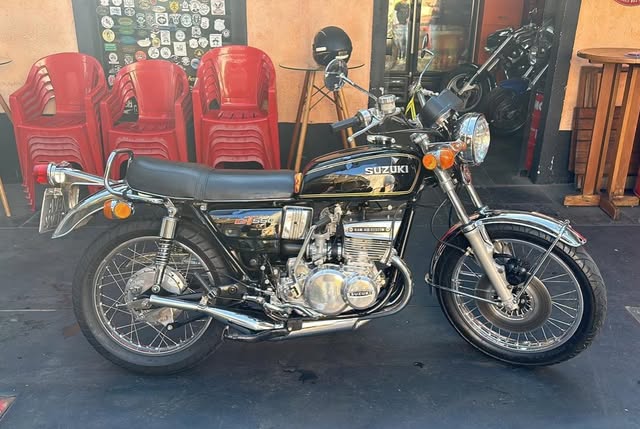 SUZUKI GT 550 - Imagem 1
