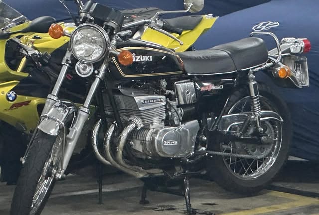 SUZUKI GT 550 - Imagem 4