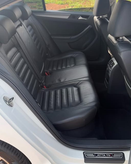 VOLKSWAGEN JETTA HIGHLINE - Imagem 18