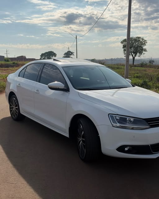 VOLKSWAGEN JETTA HIGHLINE - Imagem 9