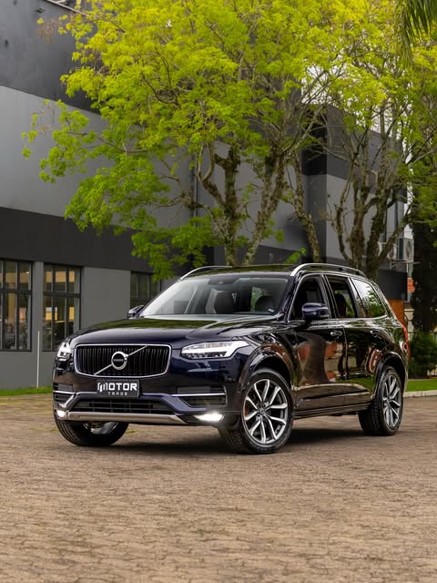 VOLVO XC90 MOMENTUM - Imagem 1