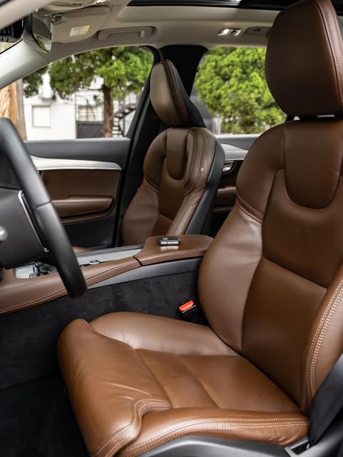 VOLVO XC90 MOMENTUM - Imagem 8