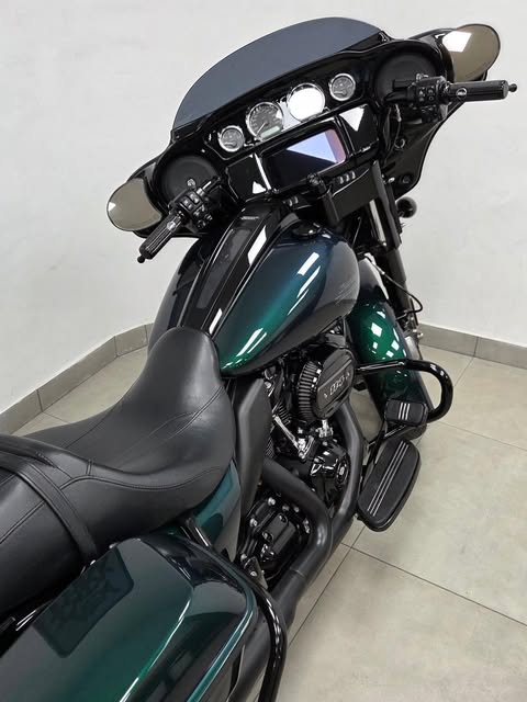 HARLEY-DAVIDSON STREET GLIDE SPECIAL - Imagem 7