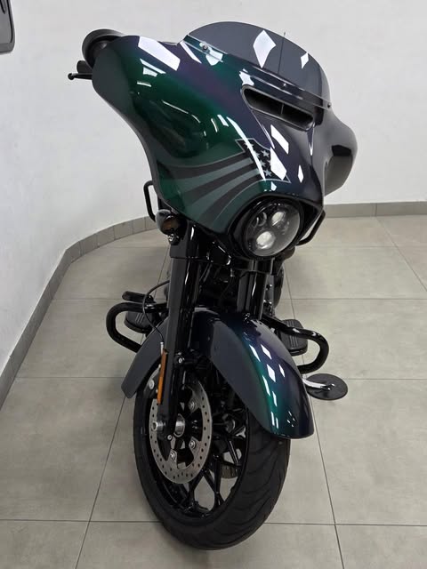 HARLEY-DAVIDSON STREET GLIDE SPECIAL - Imagem 9