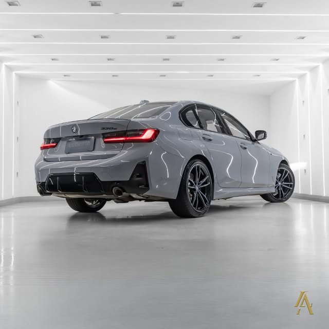 BMW 330E M SPORT - Imagem 18