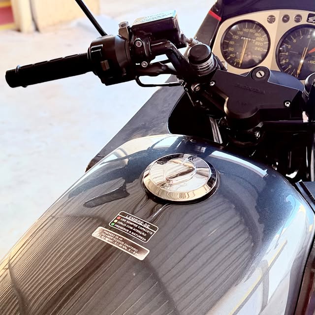 HONDA CBX 750 - Imagem 13